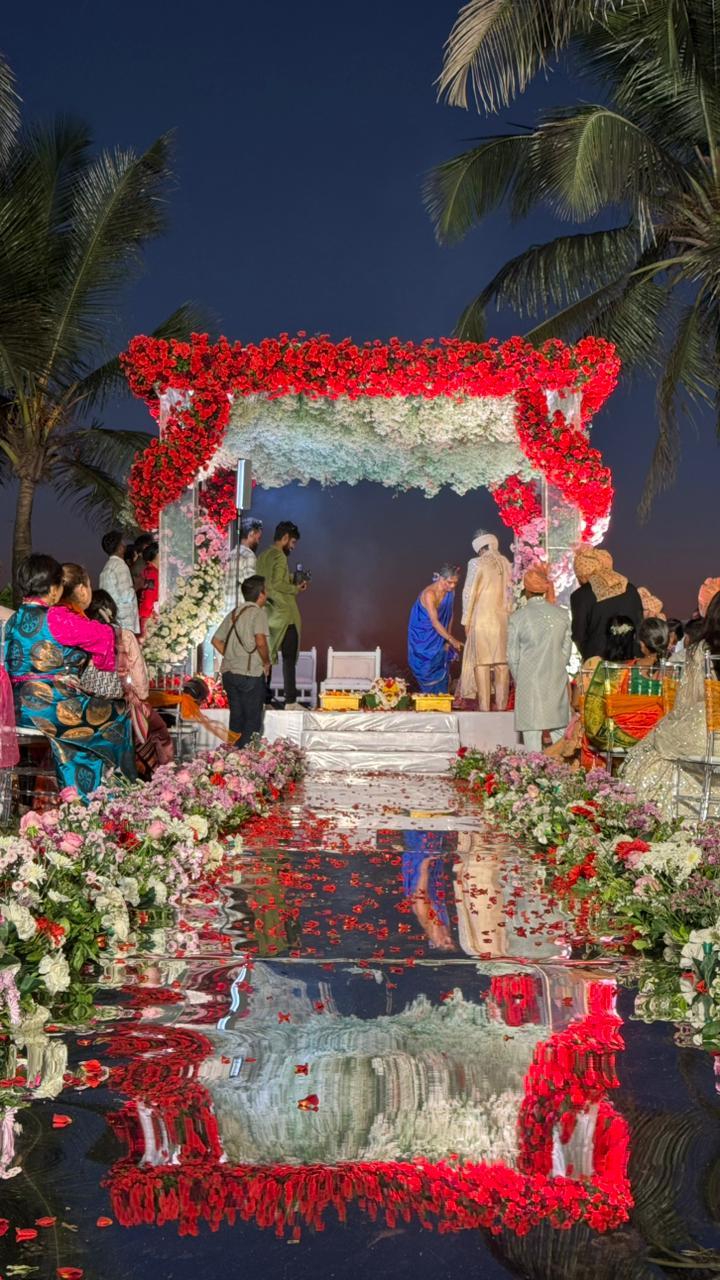 A lavish Indian wedding reception dinner setup.